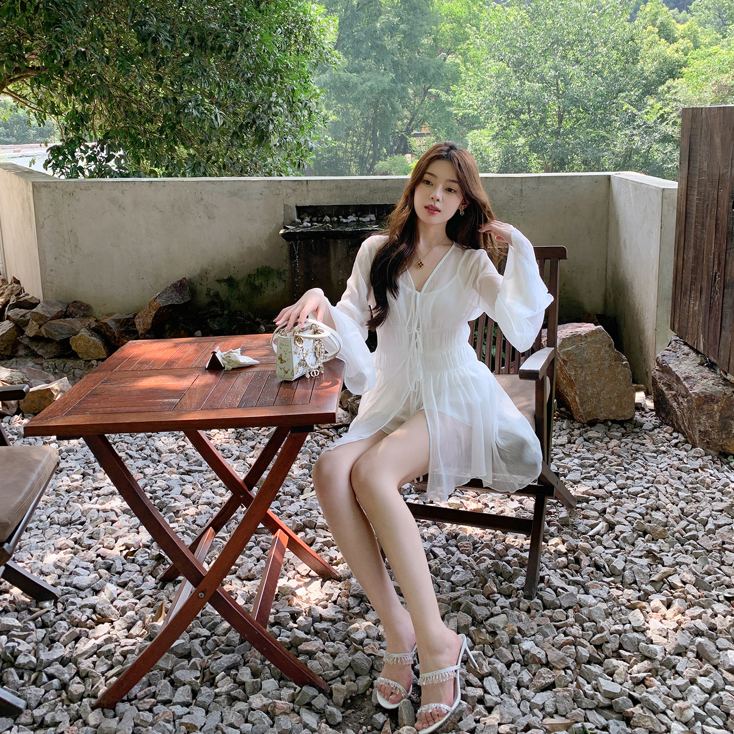 ByYou白色喇叭袖v领雪纺衬衫套装女夏内搭吊带背心高腰短裤三件套