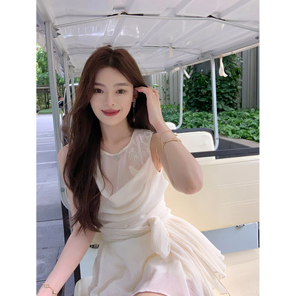 ByYou 夏季新款温柔风白色无袖拼接蕾丝衫女法式气质收腰裙摆上衣