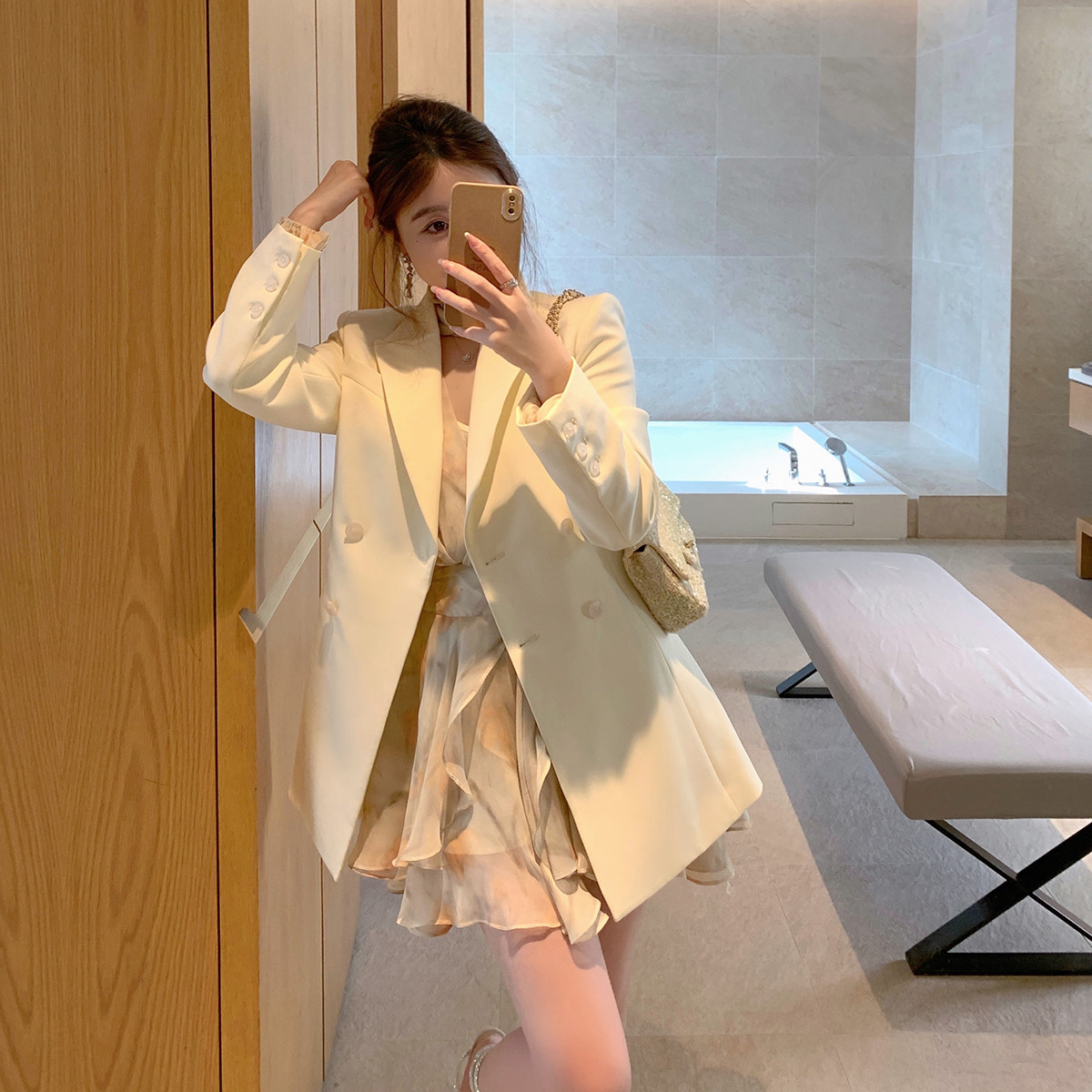 ByYou 春季新款气质名媛双排扣收腰白色西装外套女设计感休闲西服