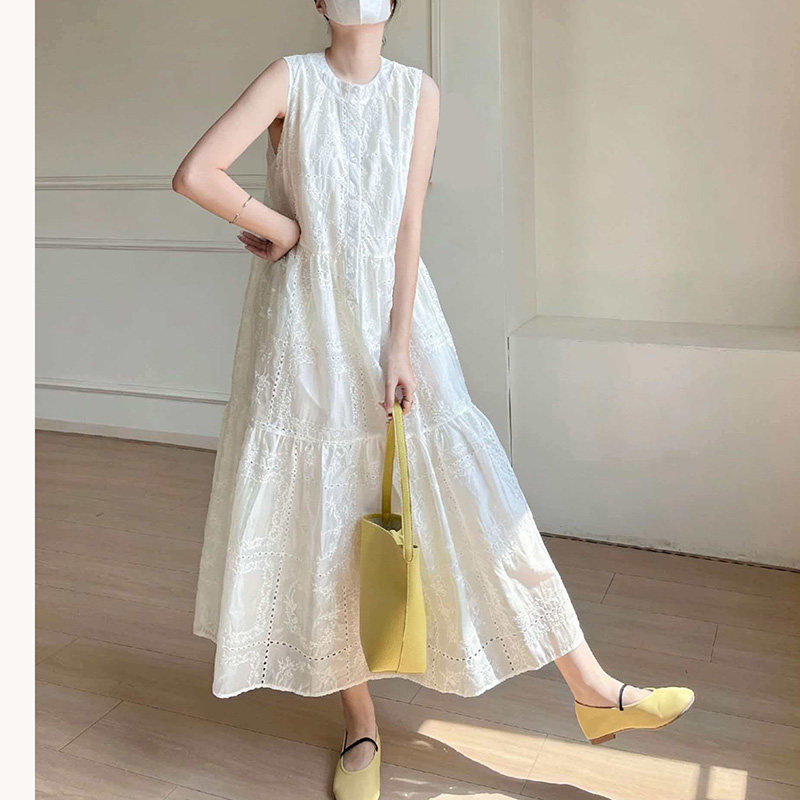 白色镂空无袖连衣裙女中长款2026夏新款法式宽松温柔风背心裙