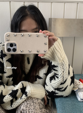 DT play 星星铆钉甜酷皮质褶皱纹理韩国ins博主小众设计适用于iphone17promax/16/15苹果14/13手机壳保护套