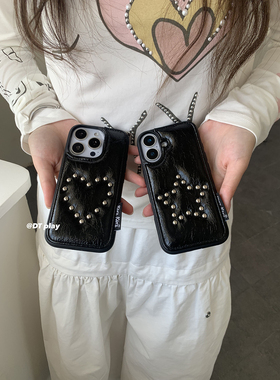 DT play 小众设计黑色油蜡皮铆钉爱心少女秋冬韩国ins博主适用于iphone17promax/16/15苹果14/13手机壳保护套