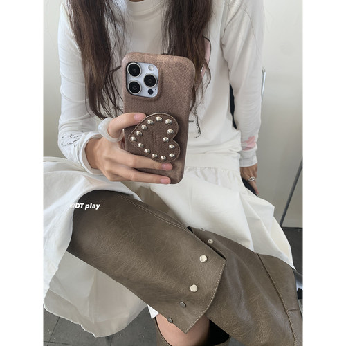 DT play 棕色牛仔秋冬氛围感出片韩女韩国ins博主小众设计适用于iphone17promax/16/15苹果14/13手机壳保护套