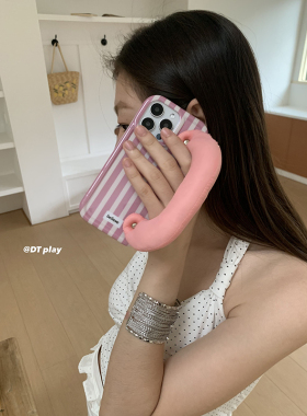 DT play 粉色条纹手提腕带少女可爱清新韩国女ins风小众博主适用于iphone17/promax/15/14苹果13手机壳保护套