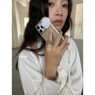 DT play 金色花朵miu系富家千金感少女韩国ins博主小众设计适用iphone17promax/16/16/15苹果14手机壳保护套