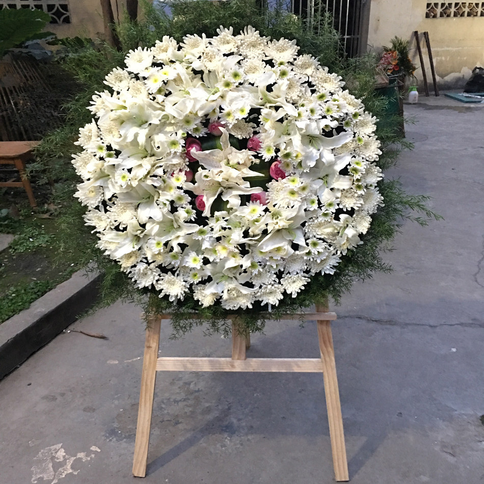 成都鲜花店白事菊花丧事花圈清明节祭奠花圈白事花免费送货