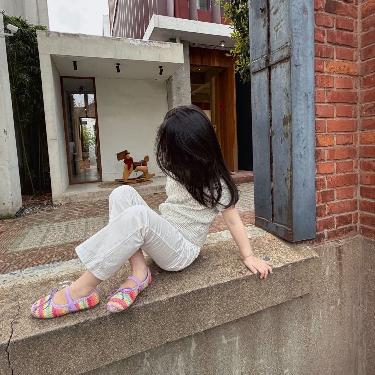 女童白色直筒裤女宝26春夏季休闲儿童百搭神裤九分烟管微喇叭裤子