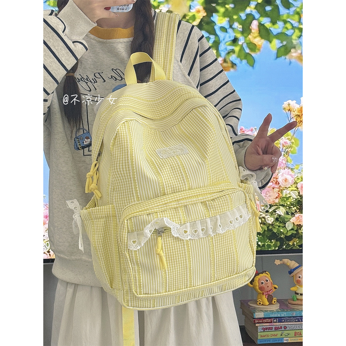 可爱格子条纹初中生书包女高中学生大容量双肩包蕾丝甜美少女背包