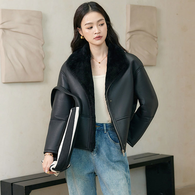 海宁皮毛一体外套女秋冬新款加绒加厚上衣时尚机车立领皮夹克潮
