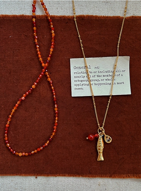 年年有鱼套组叠戴玛瑙串珠项链金色小鱼吊坠小众复古轻奢层次感女