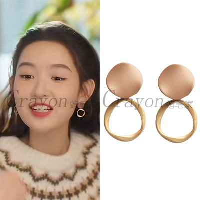 王玉雯突然的喜欢林欢儿同款耳钉