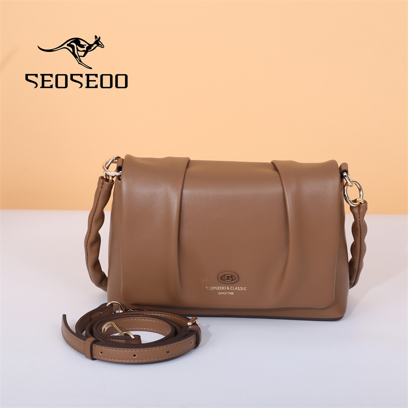 袋鼠小方包软皮轻奢云朵包斜挎包