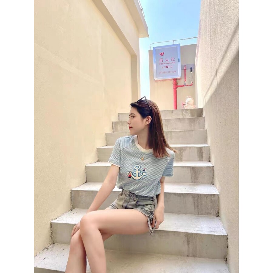 【地球店】海军风 AVLINVA 贴布绣条纹T恤女夏季撞色宽松藏肉上衣
