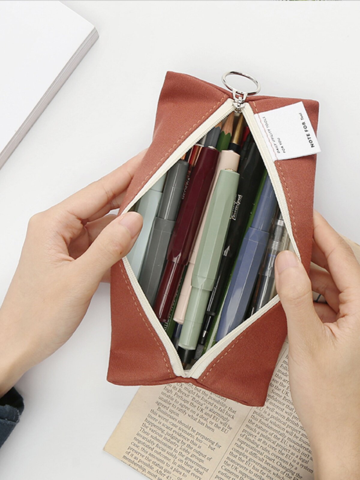 대용량 단색면 단순 학생 여성 남성 필통 기본 인터넷 연예인 필통 복고풍 문학 예술