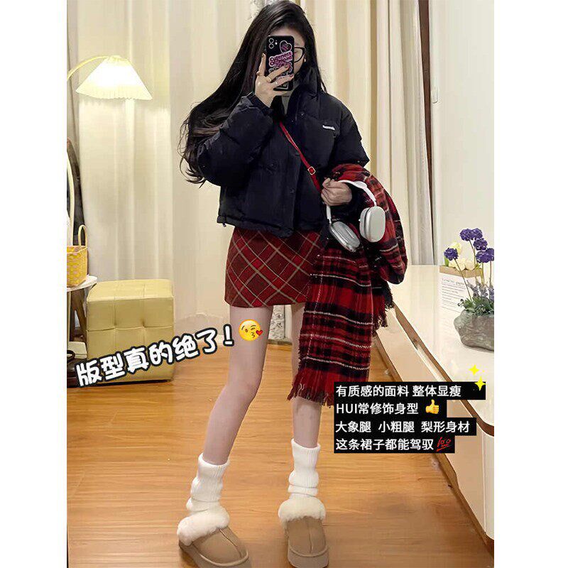 毛呢半身裙女秋冬季加绒新款2026高腰a字小个子红色格子包臀短裙