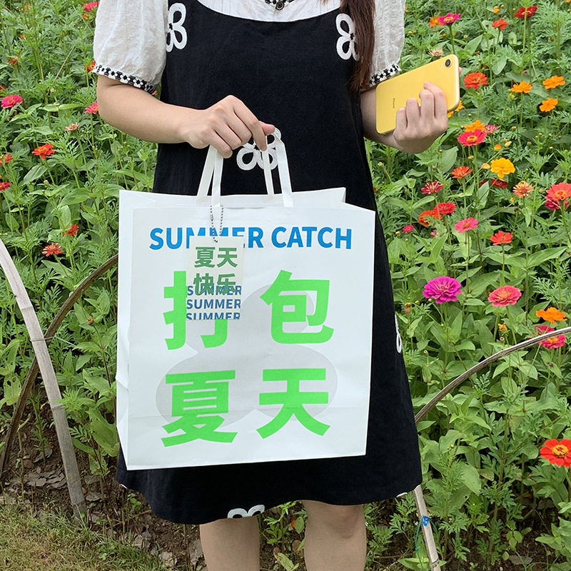 绿色文字ins简约礼品包装袋子春夏天大号鞋盒手提牛皮纸拍照道具