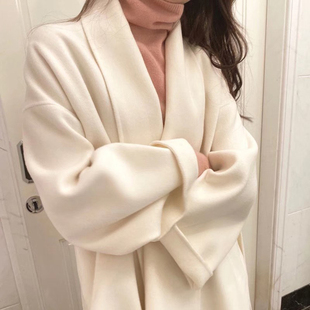 米白色大翻领双面羊毛大衣女短款小个子2025年新款浴袍款毛呢外套