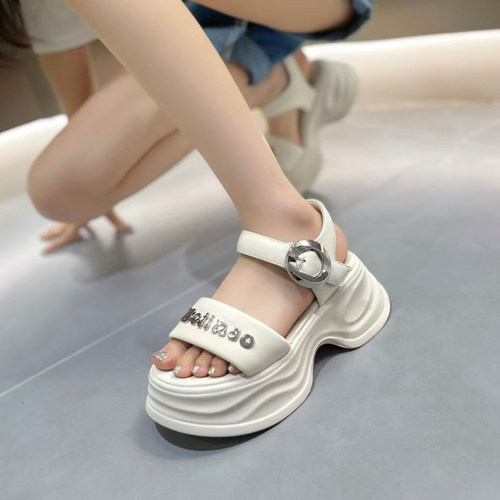 厚底松糕扣带真皮休闲沙滩凉鞋