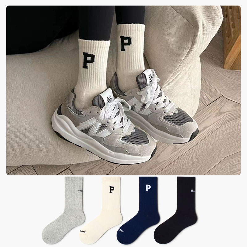 袜子女鲨鱼裤配的黑白字母长筒袜