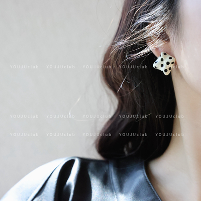 YOUJUclub-黑白波点~复古方形ins