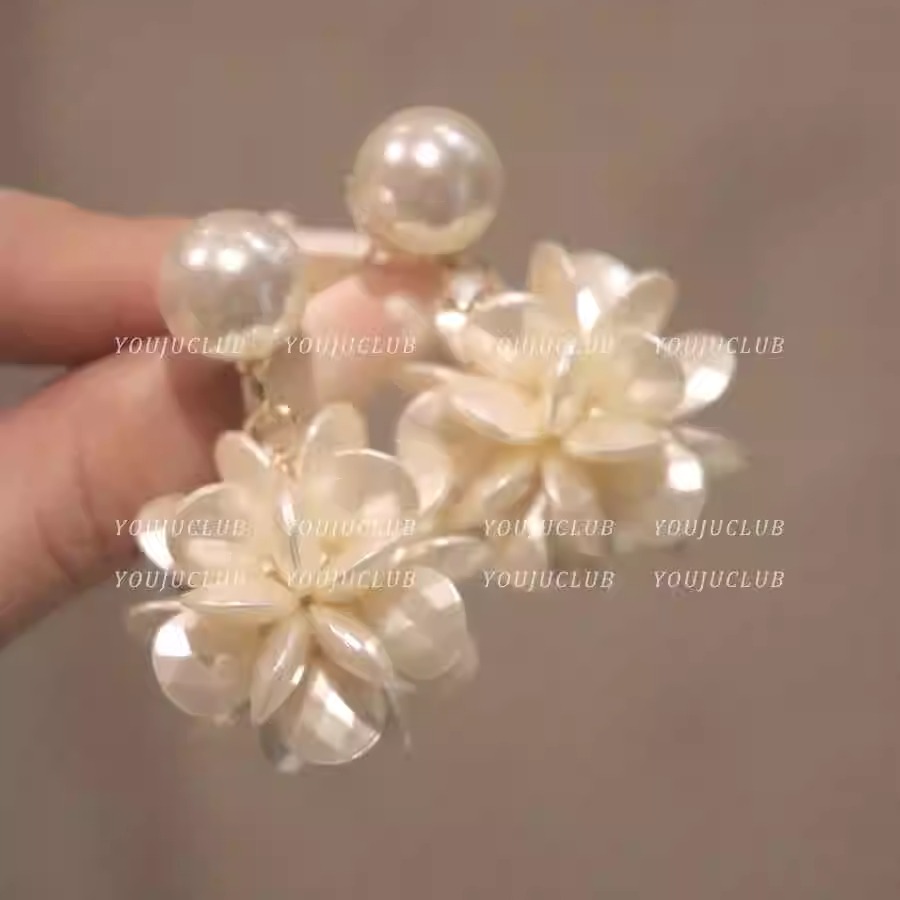 YOUJUclub-温柔花海~法式简约花球复古米白色珍珠花朵耳环耳夹女
