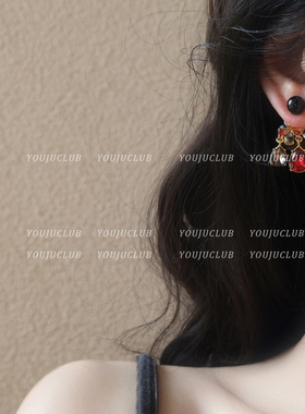 YOUJUclub-神级美貌~精致复古水晶独特红黑色钻圆球流苏短款耳环