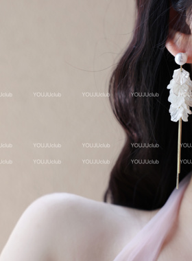 YOUJUclub-温柔以待~温婉白色贝壳花瓣流苏链条耳环蚊香盘耳夹女