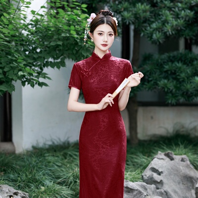 高档旗袍新款红色长款提花2026喜婆婆年会修身气质走秀表演连衣裙