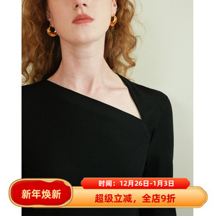 法式 T恤女秋款 风斜领设计感小众修身 打底衫 露锁骨上衣 长袖 徐莫西