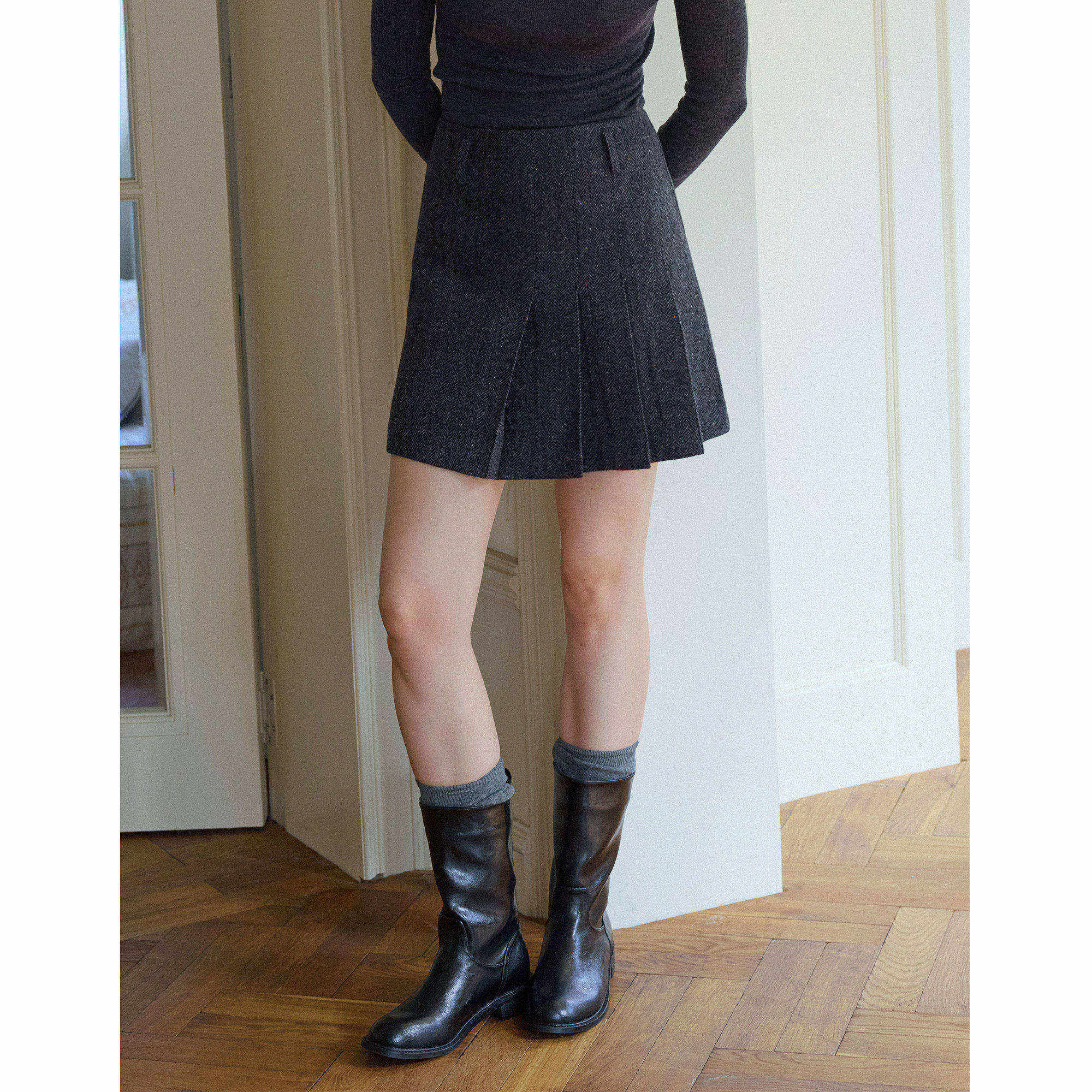 复古百搭高腰羊毛人字纹毛呢a字百褶半身裙女秋冬款防走光短裙子