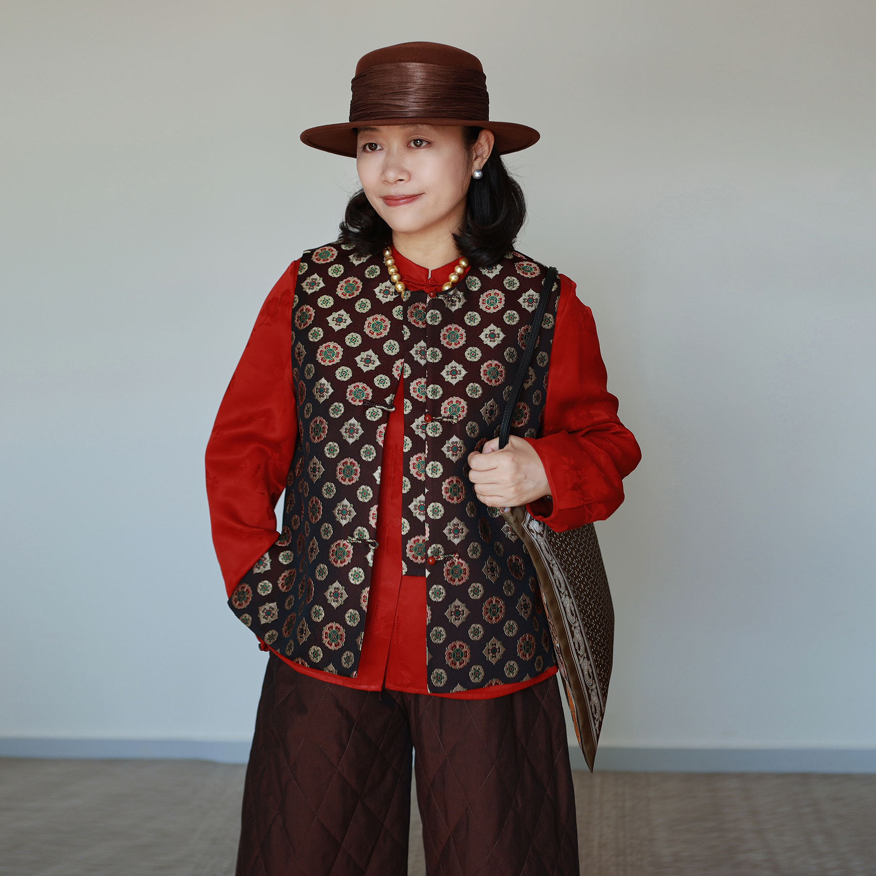 超气质~ 40姆米 五彩宝相花宋锦 酒红底玛瑙扣新中式 马夹