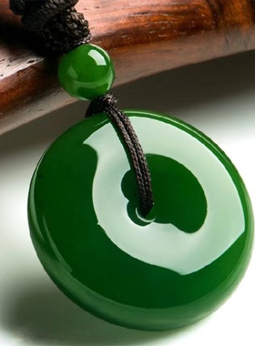 新疆外蒙料和田玉碧玉平安扣