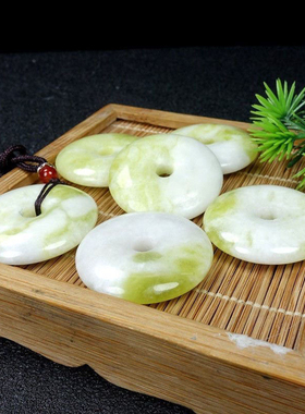 天然玉石陕西蓝田玉吊坠