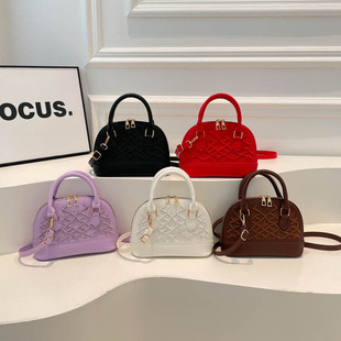 复古刺绣手提包包女2026气质新款潮时尚菱格通勤包单肩斜挎贝壳包