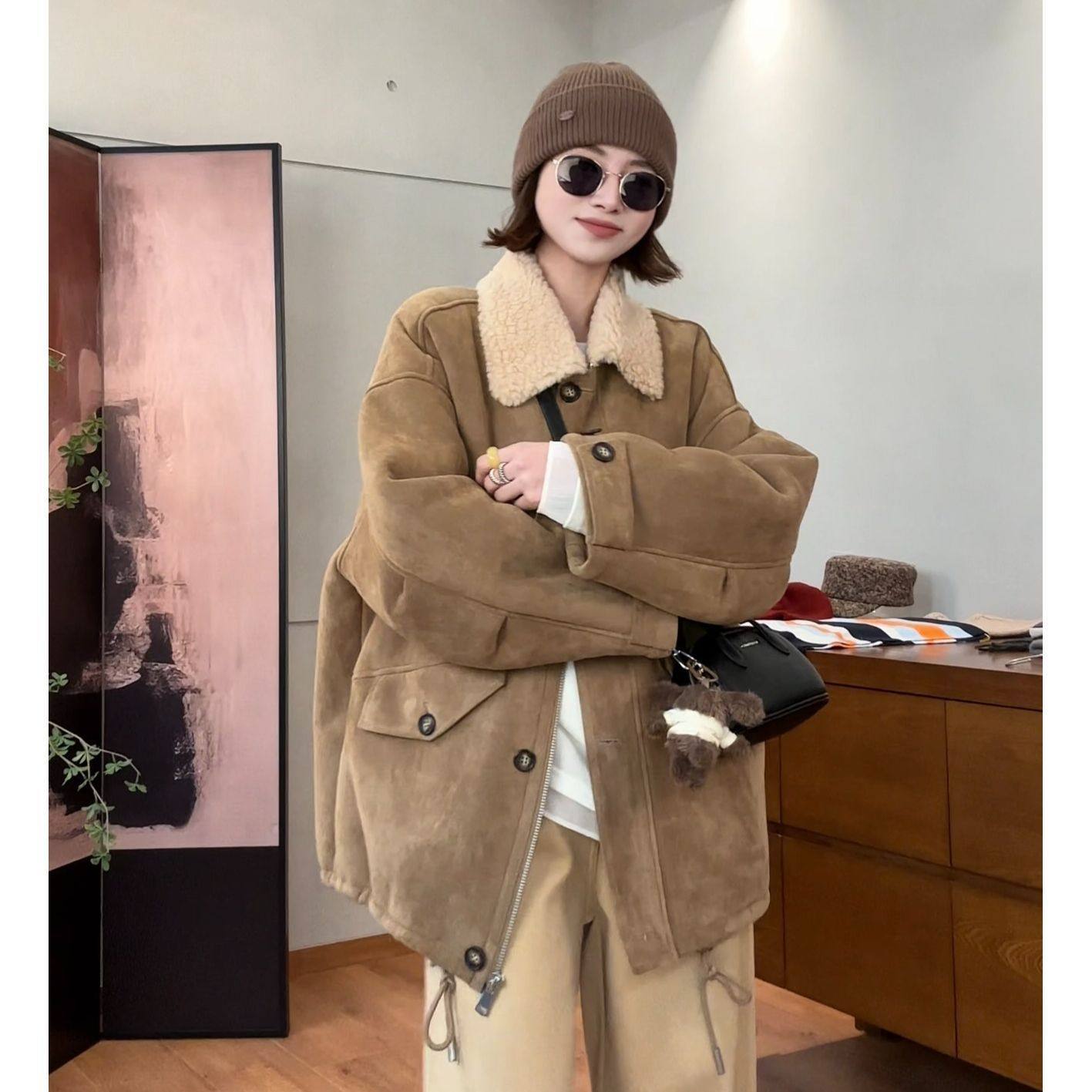 2025复古羊羔毛外套女冬季新款宽松加厚保暖翻领皮毛一体高级感女