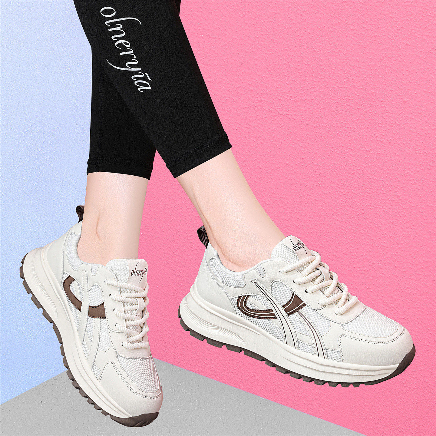 运动鞋女春季透气2026年新款厚底不累脚妈妈休闲鞋轻便防滑旅游鞋