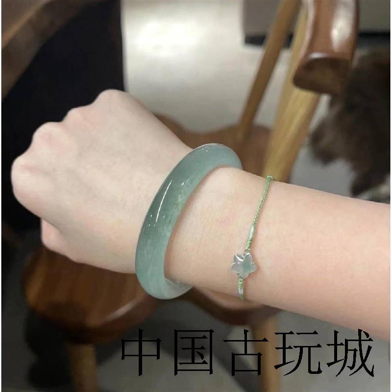 缅甸高端翡翠色手镯冰种飘花玉手镯淡绿翡翠玉镯子正圈贵妃镯送礼