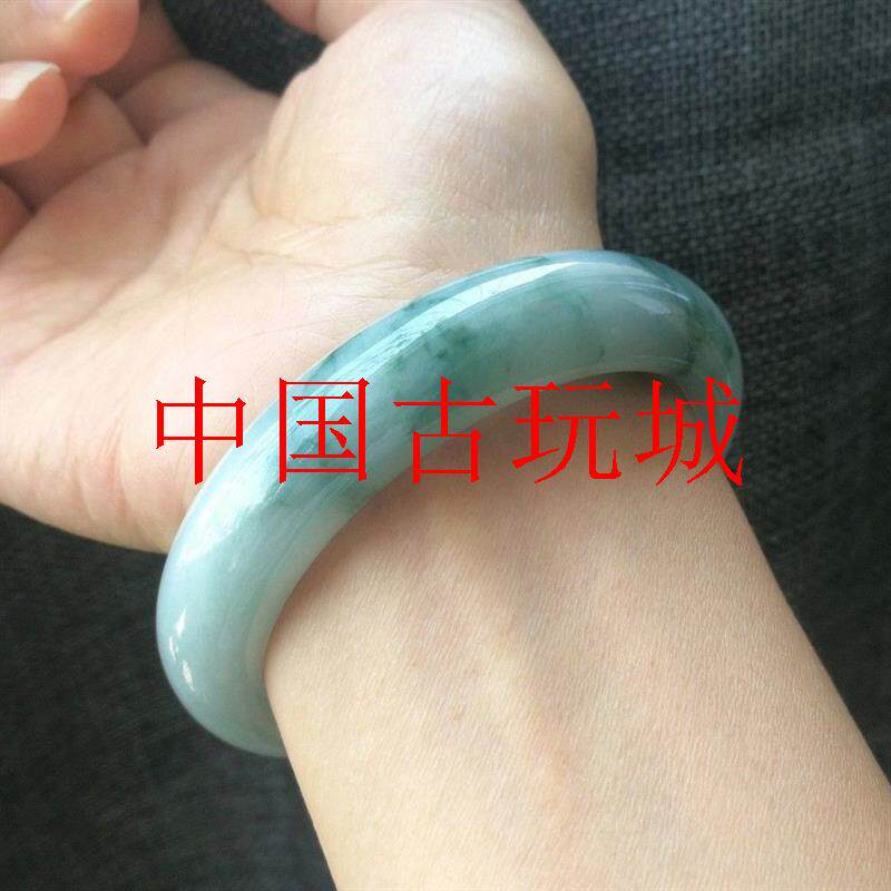 缅甸冰糯种白底青飘蓝翡翠色手镯