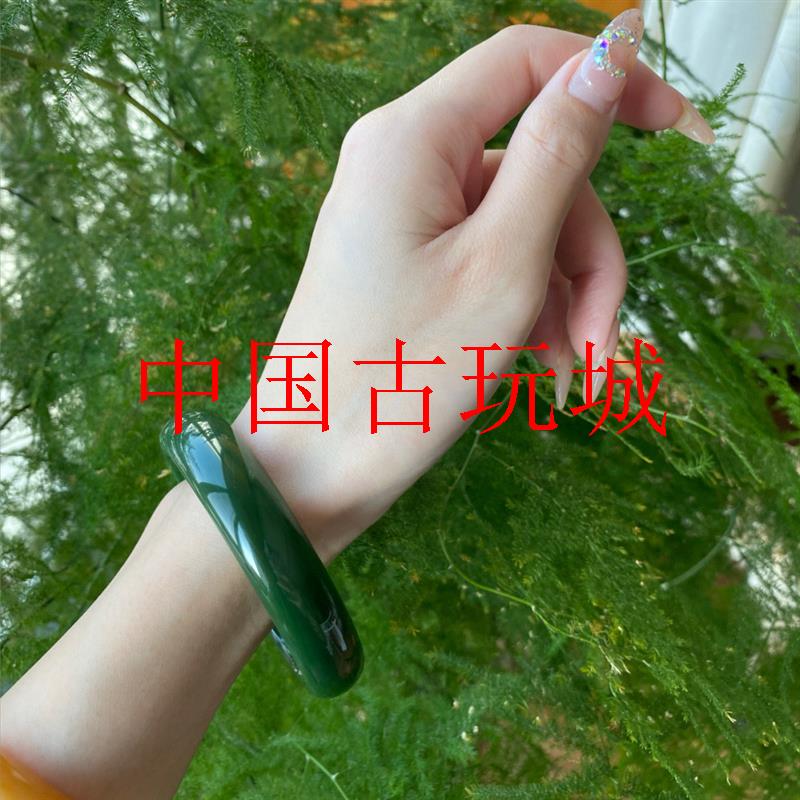 新疆和田玉冰种碧玉镯子冰底满色扁宽条菠菜绿玉手镯高级女手饰品