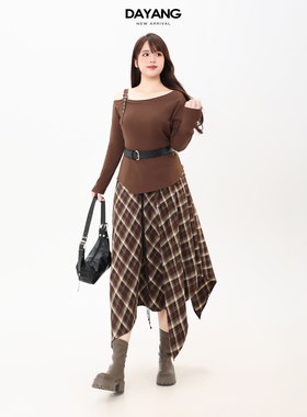 120斤的大杨 设计感斜肩长袖t恤女秋打底衫胖mm显瘦遮肉露肩上衣