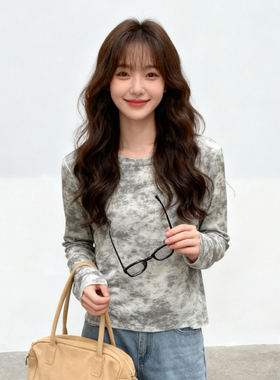 120斤的大杨 胖mm复古扎染长袖t恤女小个子正肩圆领显瘦上衣打底