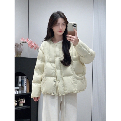 韩系后背花瓣航线圆领羽绒服女短款2025冬季新款90白鸭绒减龄外套