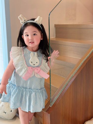 2026夏季新款女童可爱公主无袖木耳边儿童宝宝洋气提花连衣裙子潮