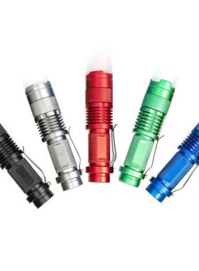 SK68 LED伸缩变焦迷你强光手电 货源户外便携挂扣强光手电筒