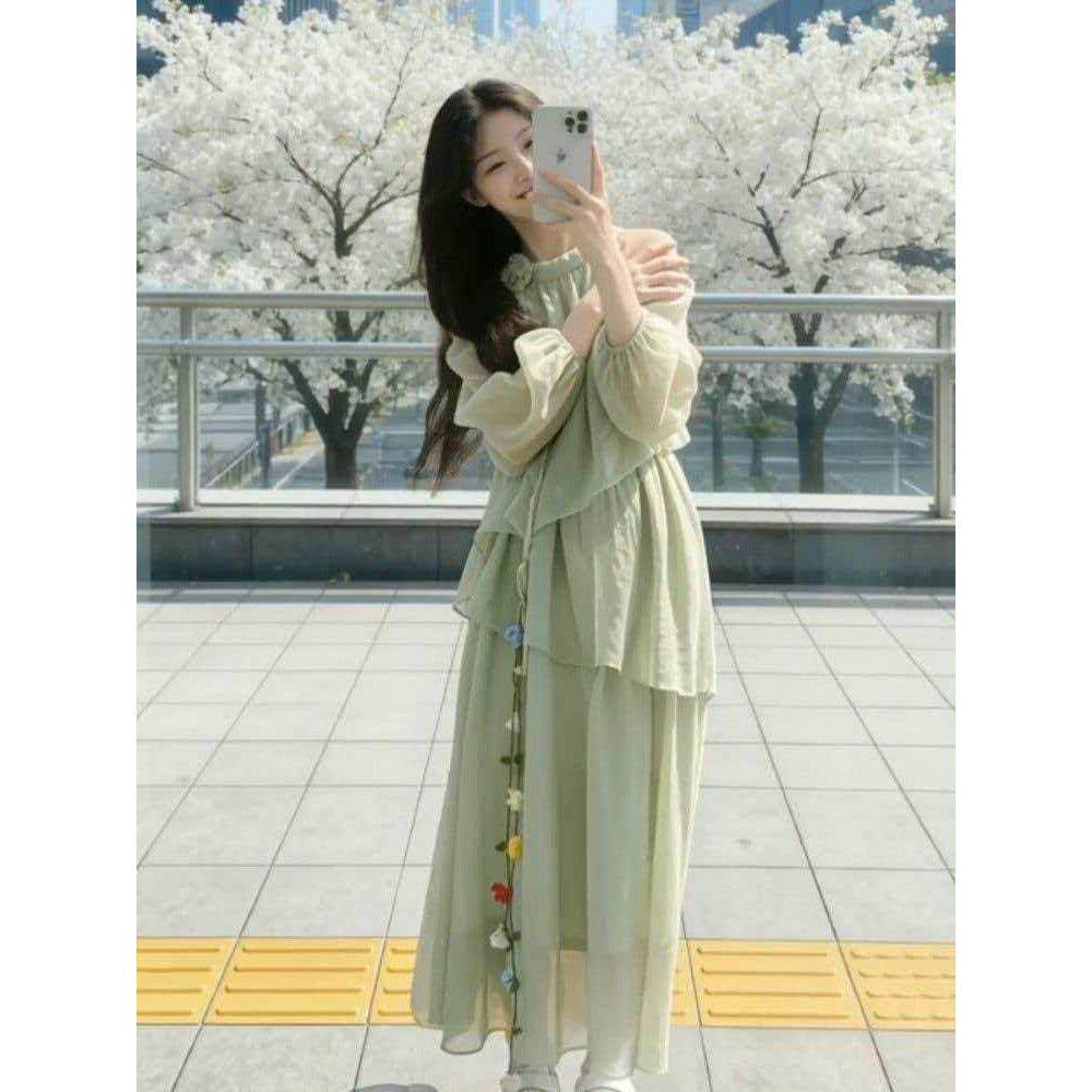 森女清新复古露肩挂脖连衣裙女学生夏季新款度假风显瘦气质长裙子
