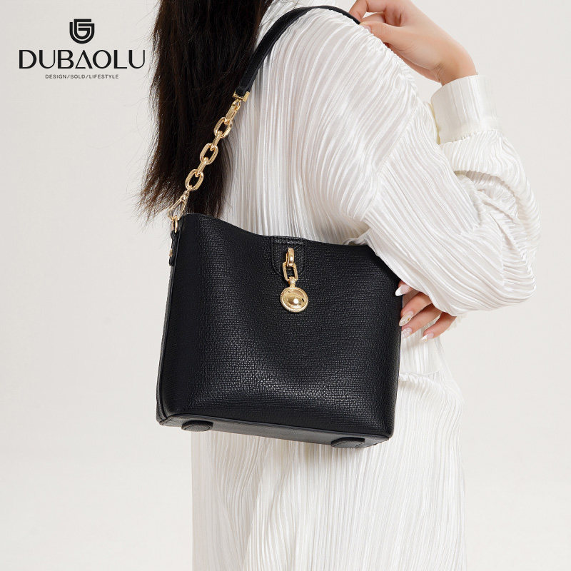 新款时尚日常通勤轻奢简约水桶包轻便质感小众潮流气质手提斜挎包