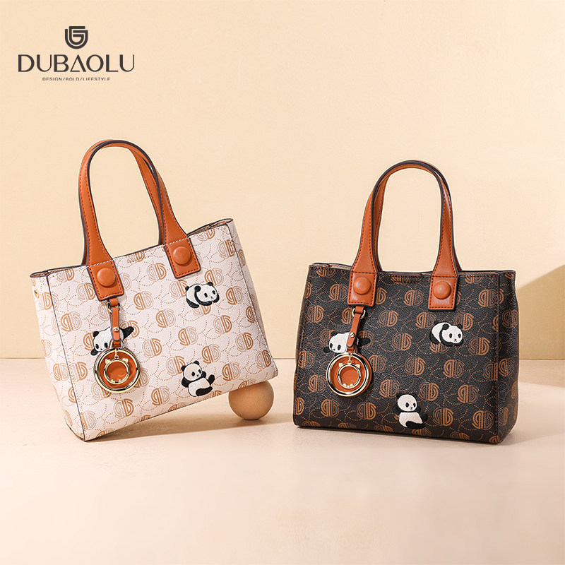 都宝路新款时尚复古个性小熊猫刺绣小众设计手提斜挎包托特包
