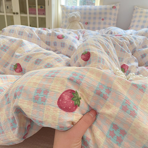 ins少女心草莓针织双层纱柔软四件套水洗棉提花被套宿舍床单3件套