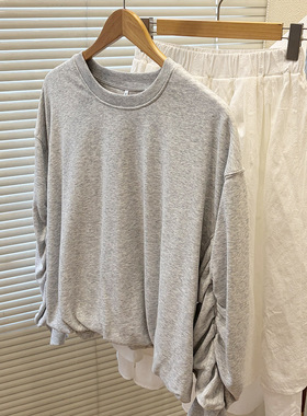 befree2026早春浅灰色圆领卫衣女后背抽褶设计感宽松灯笼袖慵懒风