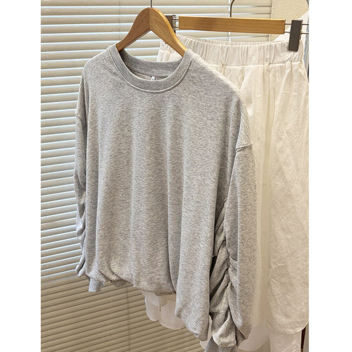 befree早春浅灰女卫衣后背抽褶